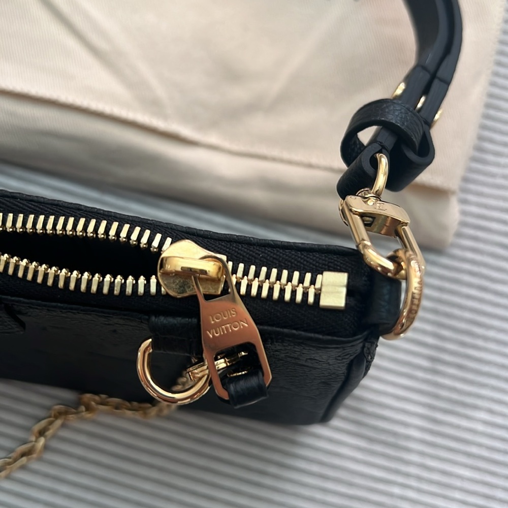 Louis Vuitton Easy Pouch On Strap - Black Monogram Empreinte Leather - Picture 5 of 11